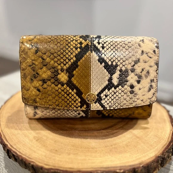 Tory Burch Chain Wallet - Picture 9 of 9